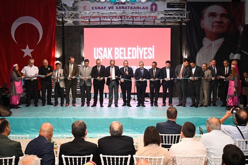 Uşak Belediyesi Yöresel Ürünler Çarşısı ve Uşak Esnaf ve Sanatkârlar Odaları Birliği hizmet binası törenle açıldı